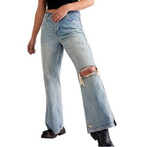 Free People We The Free Curvy Misfit wide leg Flare Jeans